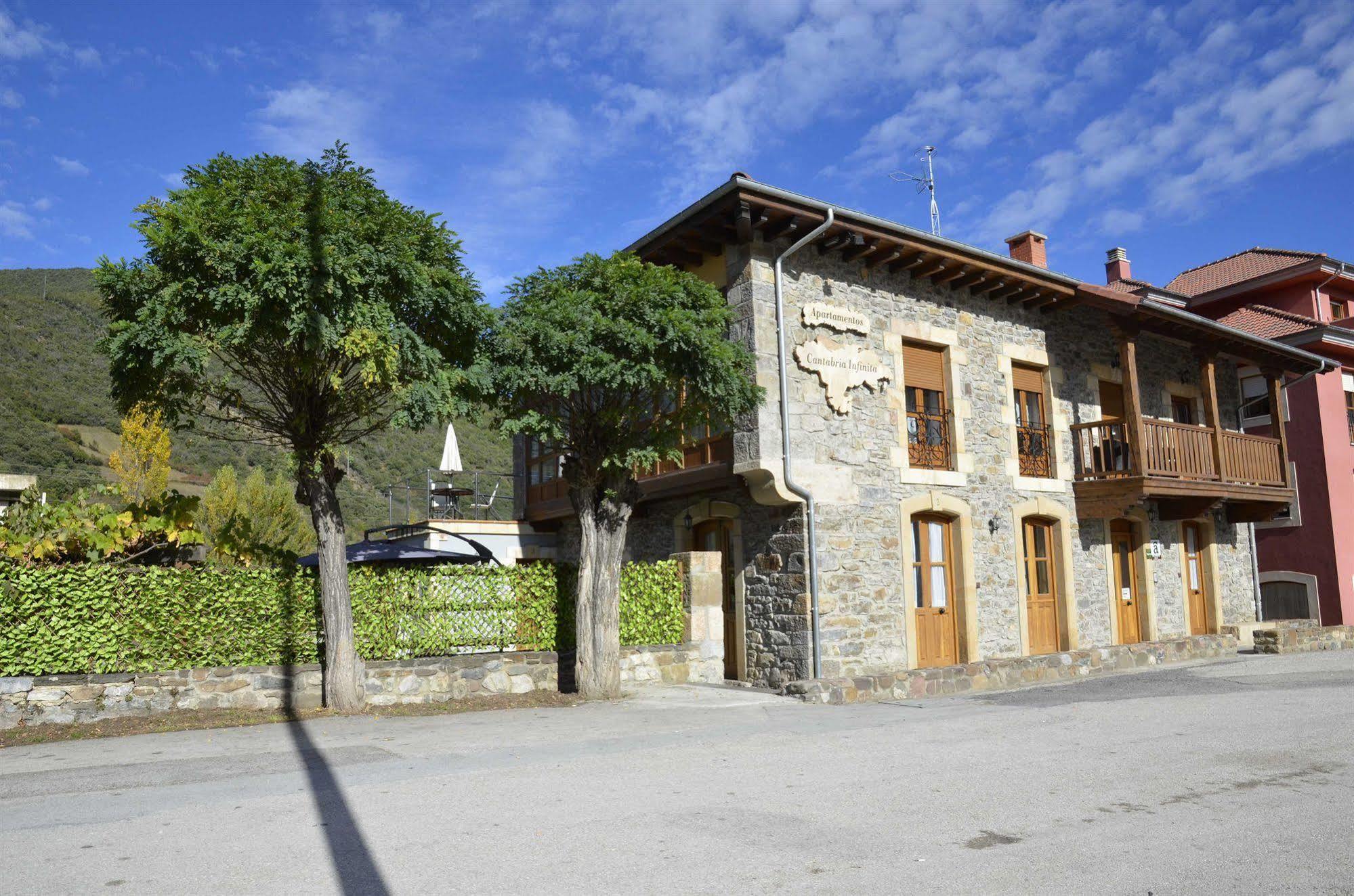 Apartamentos Spa Cantabria Infinita Cillorigo de Liébana Exterior foto
